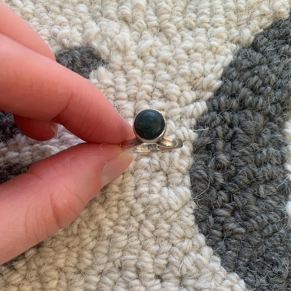 Handmade 925 Ring w/ Green Stone - Picture 1 of 5